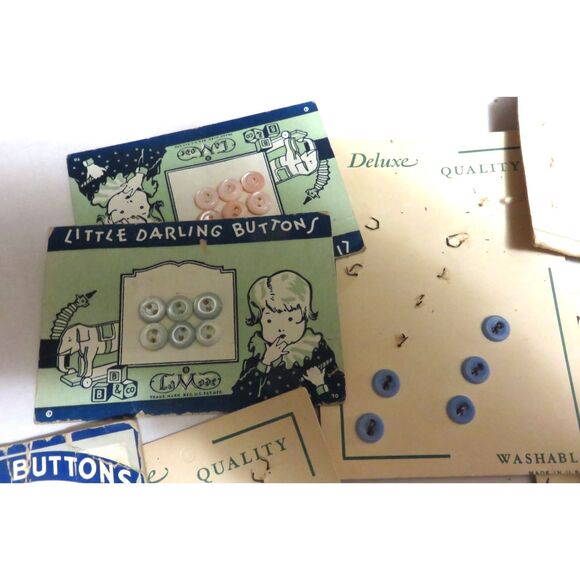 LOT OF 70+ /-  VINTAGE DOLL OR BABY CLOTHES BUTTONS NEW ON THE CARD - Picture 2 of 6